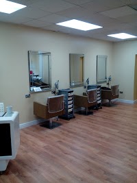 DeVine Hair Studio 1067256 Image 9